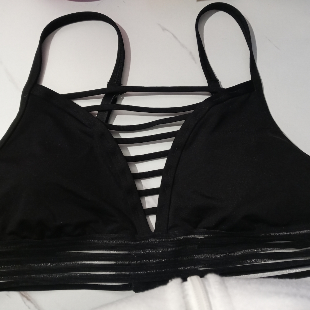 PINK Victoria's Secret Ultimate Lightly Lined Bra